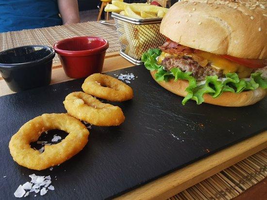 Good Vibes cocktail bar and restaurant