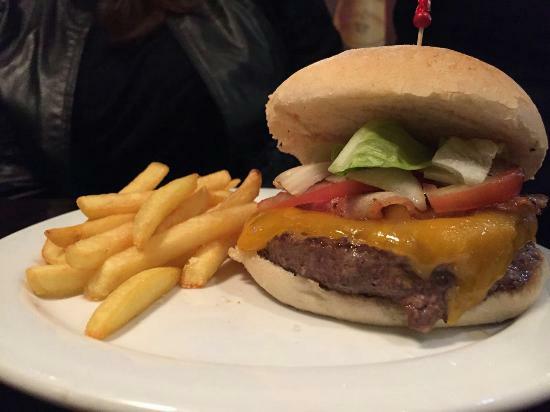 Los Milagros Cervecería Burger